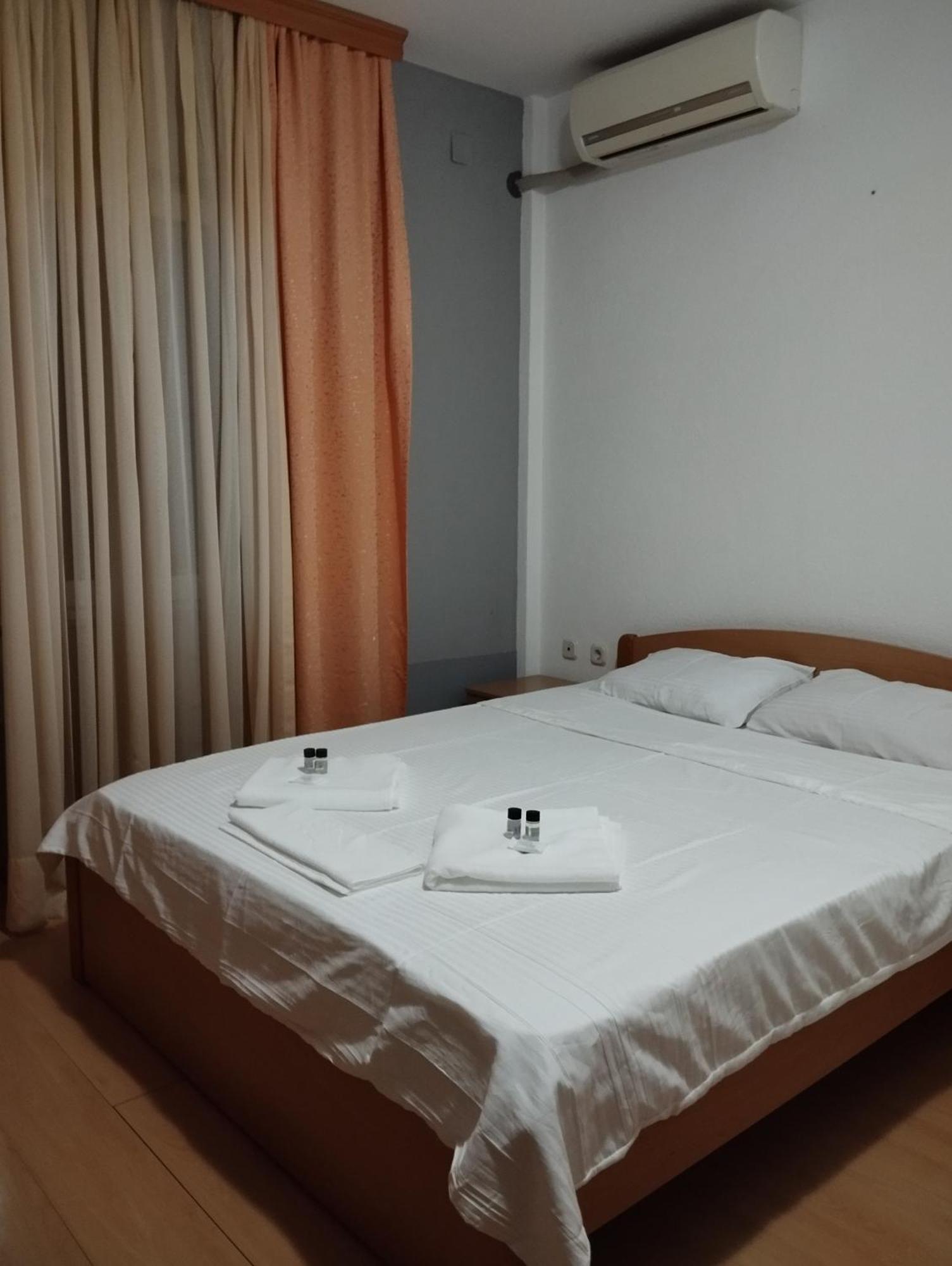 Hotel Ariston Struga Exteriör bild