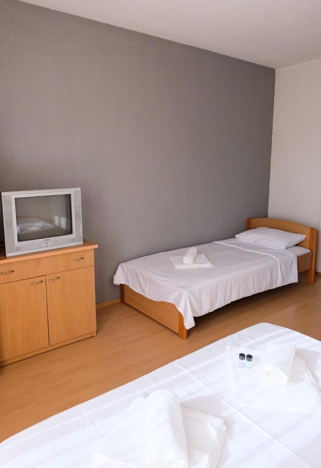 Hotel Ariston Struga Exteriör bild