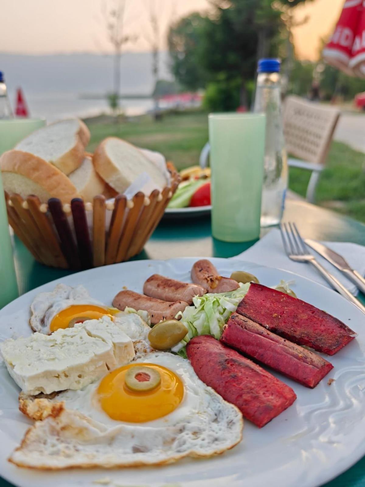 Hotel Ariston Struga Exteriör bild