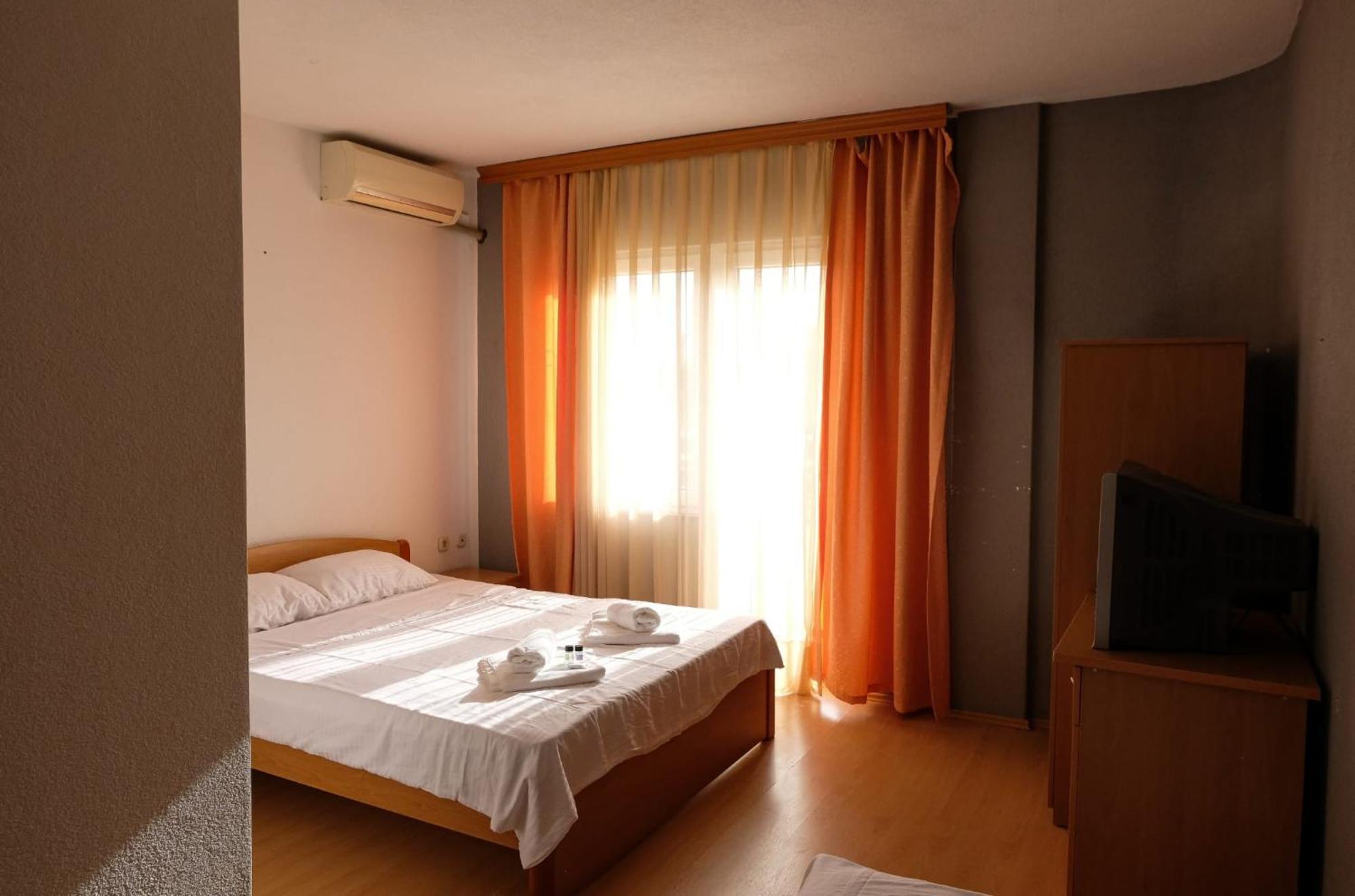 Hotel Ariston Struga Exteriör bild